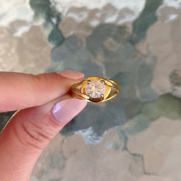 Jewelry - Gold Tone Round Cut Crystal Ring, Size 8